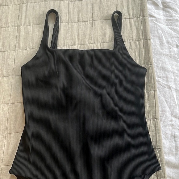 COS ribbed one piece swimsuit - Picture 4 of 5